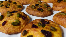 Cookies salés aux carottes, pistaches et airelles