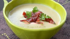Velouté de châtaignes et pétales de bacon grillé