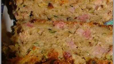 Cake rustique aux courgettes & lardons