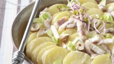 Salade tiède de Ratte du Touquet à l'anguille fumée