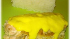 Bûchette au saumon sur lit de chèvre et sauce hollandaise