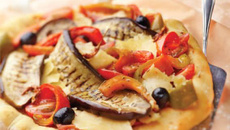 Pizza aux légumes grillés et au Cantal Vieux