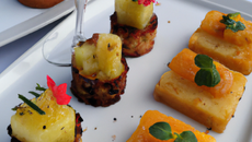 Mignardises de pain d'épices perdu à l'ananas et son tartare d'agrumes au champagne