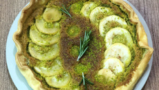 Tarte aux poires façon bourdaloue romarin-pistache