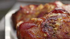 Jarret de porc fermier braisé au genièvre et polenta au fromage de brebis Etorki