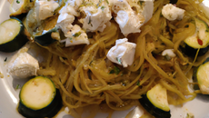 Capellini aux courgettes et à la feta