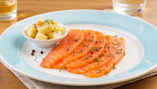 Saumon Gravlax comme dans les pays scandinaves