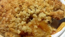 Crumble aux coings et abricots