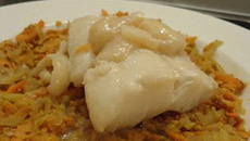 Dos de cabillaud au litchi et rapée de légumes