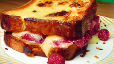 Croque-monsieur à la framboise
