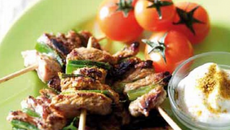 Petites brochettes de veau au curry