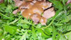 Agneau sur son lit de roquette