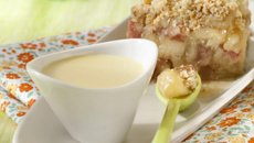 Crumble pommes - rhubarbe et sa crème anglaise