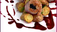 Aiguillettes de canard aux pruneaux, sauce vigneronne et rattes du Touquet