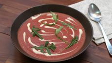 Soupe de betterave au lait de coco