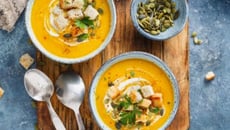 Velouté de carottes aux poireaux et au curry doux