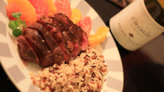 Magrets de canard marinés au gingembre et au café et ses suprêmes d'agrumes.