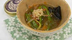 Soupe aux parfums d'Asie, caviar d'escargot