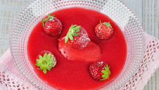Soupe glacée de fraise à la fraise