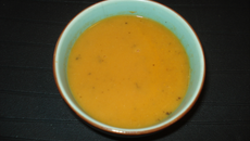 Velouté de courgette à la tomate