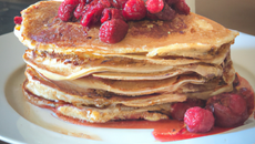 Raspberries pancakes