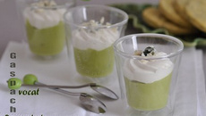 Verrines de gaspacho d'avocat au Roquefort en gaspacho