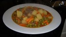 Viande bourguignonne et jardinière de légumes