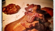 Magret de Canard à la sauce au Porto Blanc et ses pavés de purée au Cantal