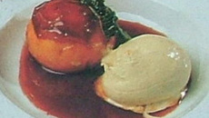 Abricots rôtis et glace à la menthe