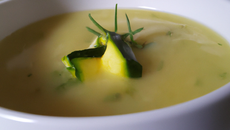 Soupe de courgettes à manger chaude ou froide