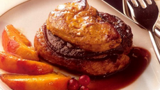Foie gras et magret en tournedos Rossini
