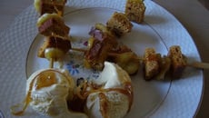 Brochettes banane pain d'épices caramélisées