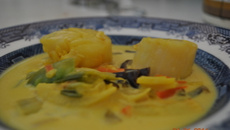 Saint-Jacques sur lit de safran aux légumes