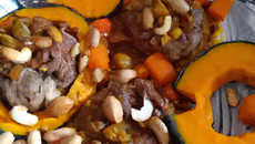 Hachis de potiron et de bœuf avec sa p'tite croûte de cacahuètes
