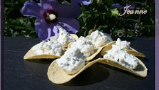 Tuiles craquantes à la ricotta et ciboulette