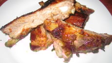 Travers de porc épicés et caramélisés