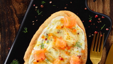 Pizza naan au Chevrotin AOP