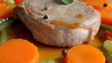 Filet mignon de porc aux carottes et poireaux
