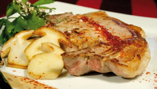 Côtes de veau aux champignons de saison et Piment d'Espelette