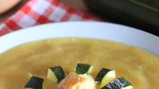 Velouté de courgettes au gruyère