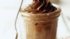 Mousse onctueuse au chocolat fondant et à la crème