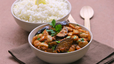 Haricots Tarbais à l'indienne aux aubergines et riz Basmati au citron par Silvia Santucci