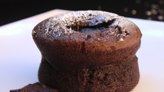 Fondant au chocolat légèrement croustillant