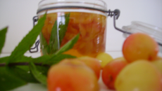 Confiture de cerises à la menthe