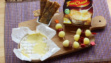 Mini brochettes pommes de terre et magret séché, faux crackers et From'Chaud