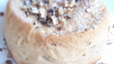 Soufflé glacé au roquefort et noix