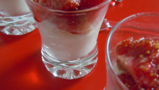 Figue noire sur un lit de mousse de petit suisse et chocolat blanc vanillé...