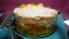 Gâteau à la mousse chocolat blanc - fève tonka et aux clémentines confites