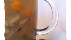 Bouillon de volaille Ariaké au Piment des ruches et perles du Japon