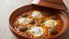 Tajine de kefta aux œufs traditionnel